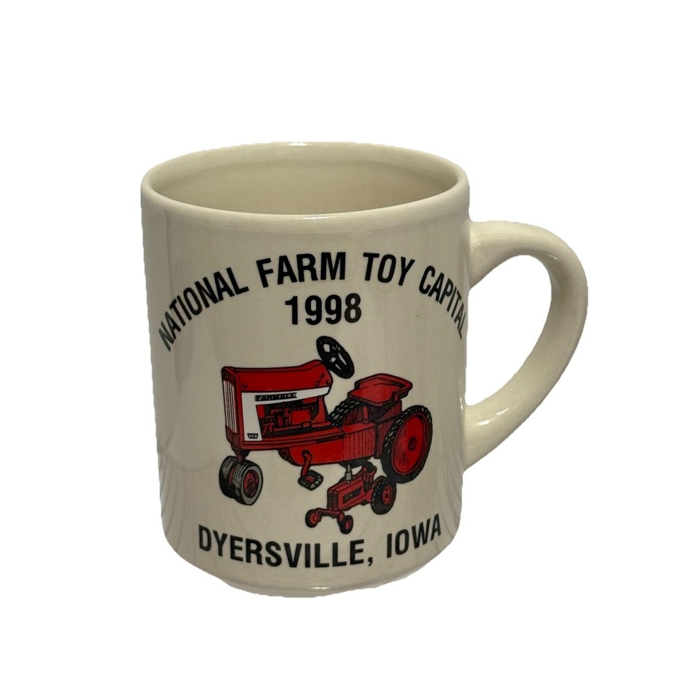 VTG 1998 National Farm Toy Capital-Dyersville Iowa-Coffee Mug Tractor-New‎